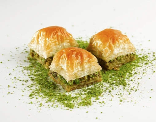 Damak Çatlatan 750 Gr Fıstıklı Baklava Siirt pasta
