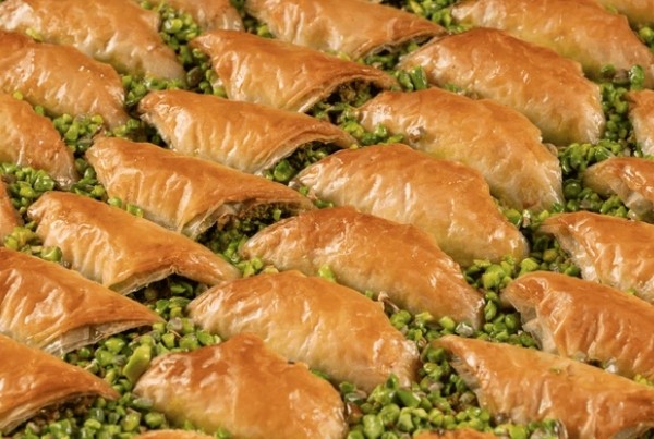 Kat Kat Emek 2000 Gr Şöbiyet Siirt pasta