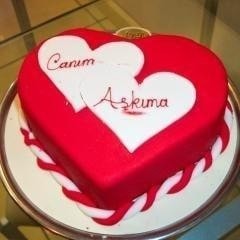 Romantik 6-9 Kişilik Kırmızı Kalp Şeklinde Özel Seri Pasta Siirt pasta